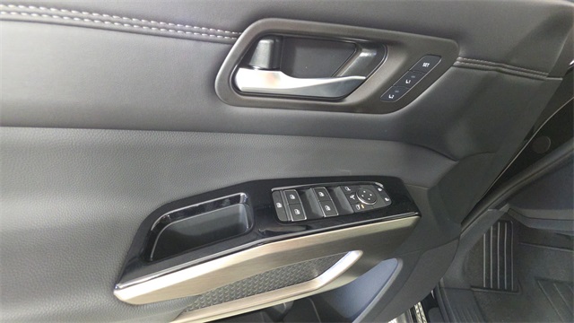 2025 Super Black Nissan Pathfinder Platinum FWD SUV