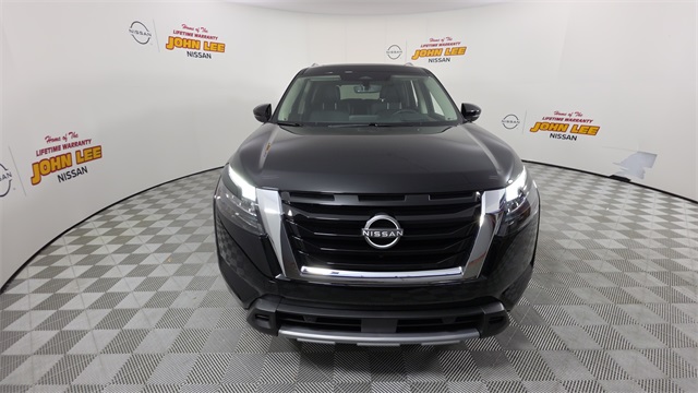 2025 Super Black Nissan Pathfinder Platinum FWD SUV