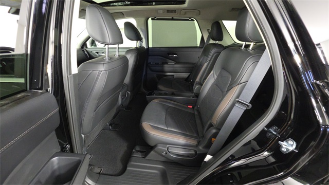2025 Super Black Nissan Pathfinder Platinum FWD SUV