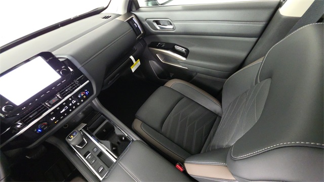 2025 Super Black Nissan Pathfinder Platinum FWD SUV