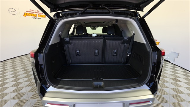 2025 Super Black Nissan Pathfinder Platinum FWD SUV