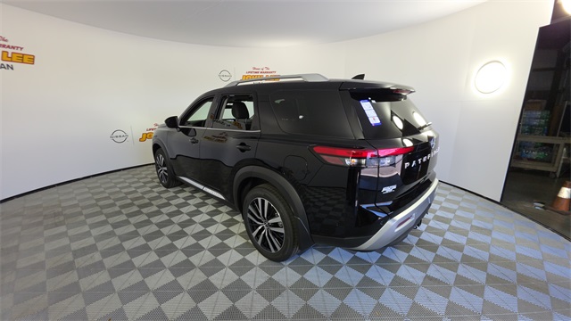 2025 Super Black Nissan Pathfinder Platinum FWD SUV
