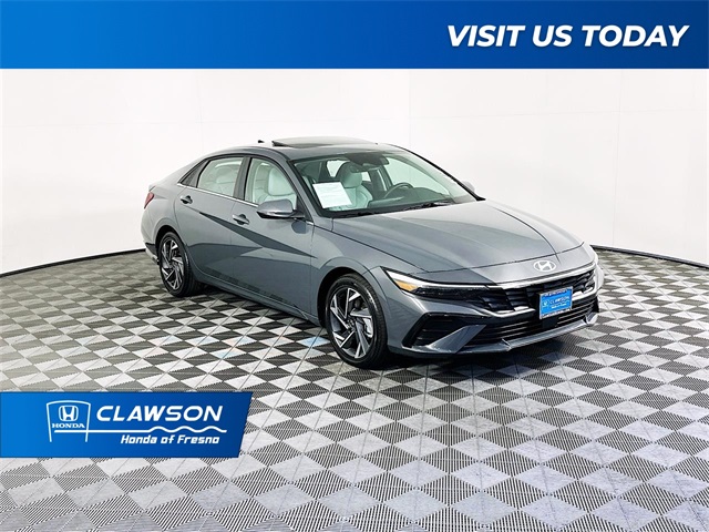 2025 Hyundai Elantra Limited's photo