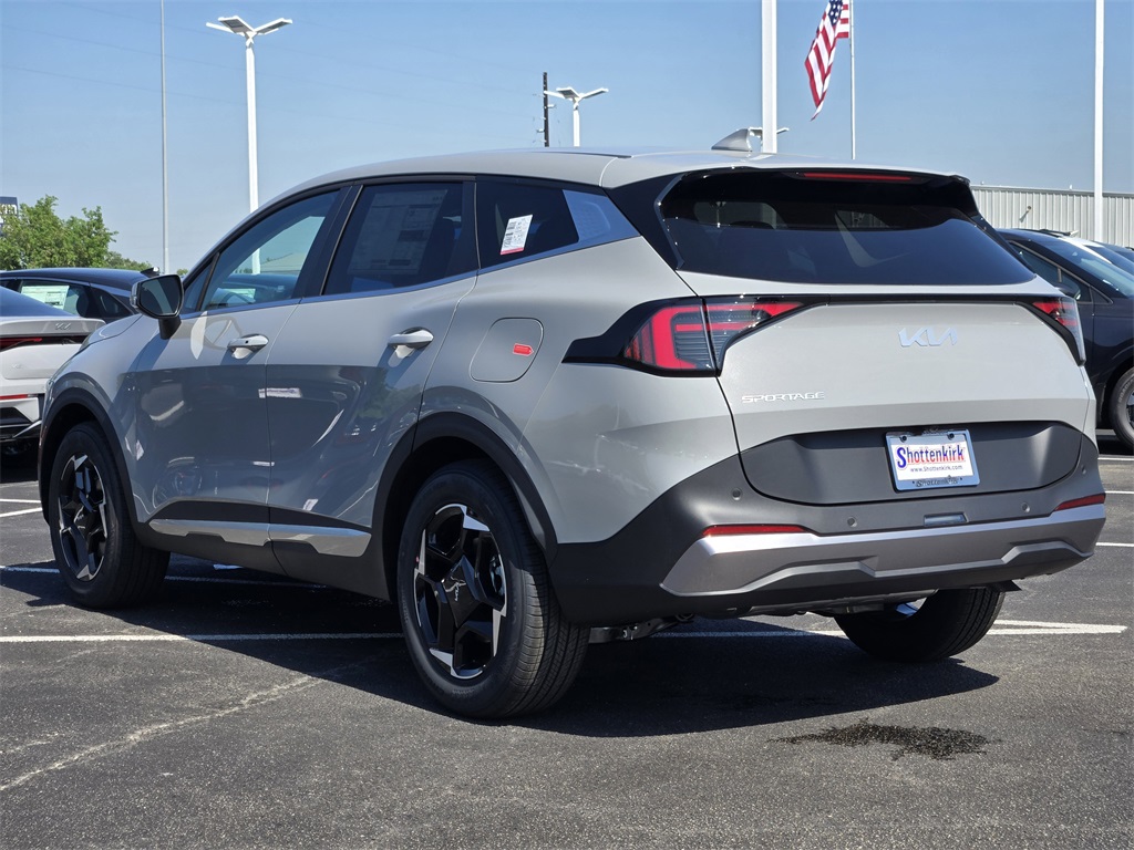 2026 Kia Sportage EX photo 3