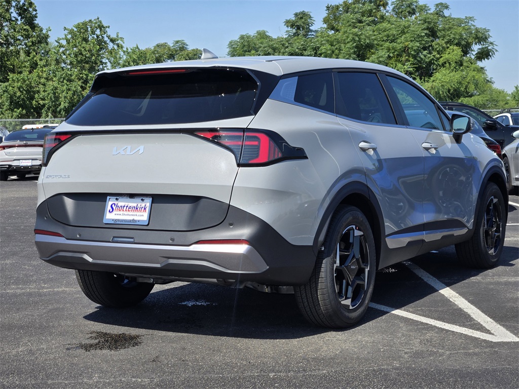 2026 Kia Sportage EX photo 4