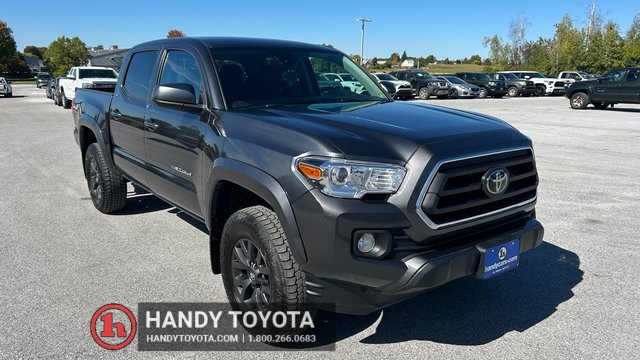 2022 Toyota Tacoma SR5's photo