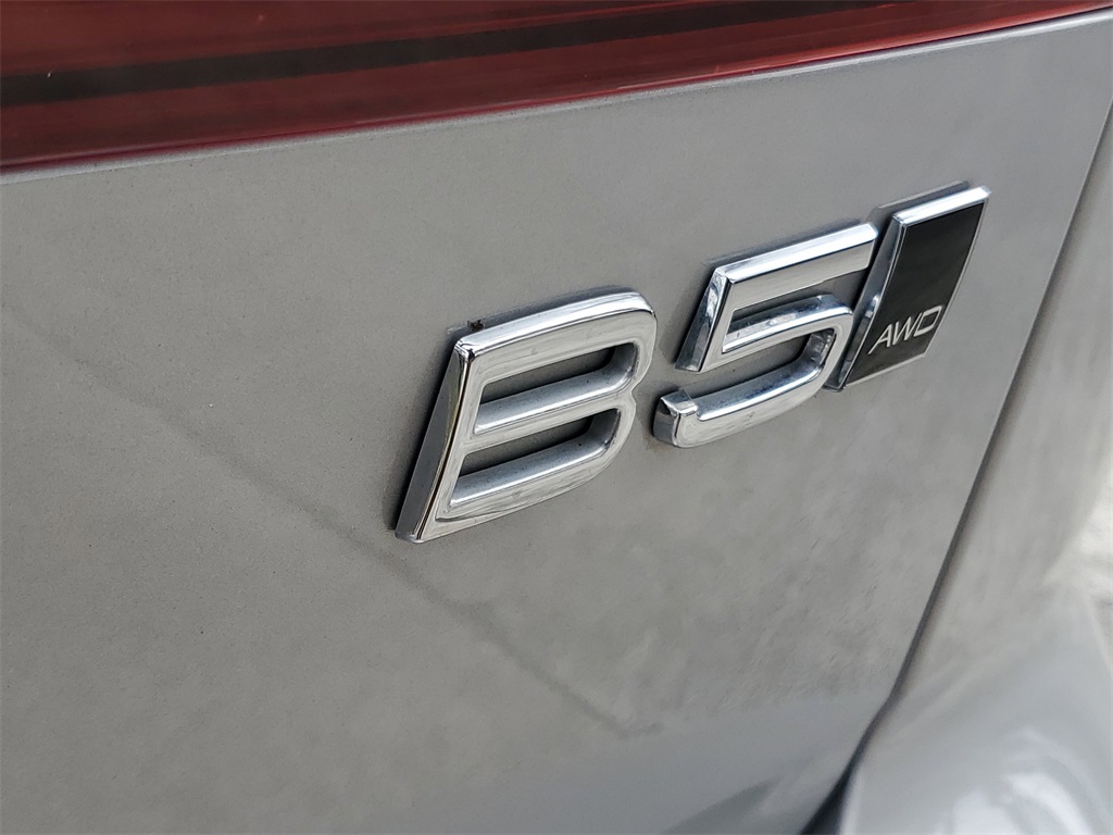 used 2025 Volvo V60 Cross Country car, priced at $32,956