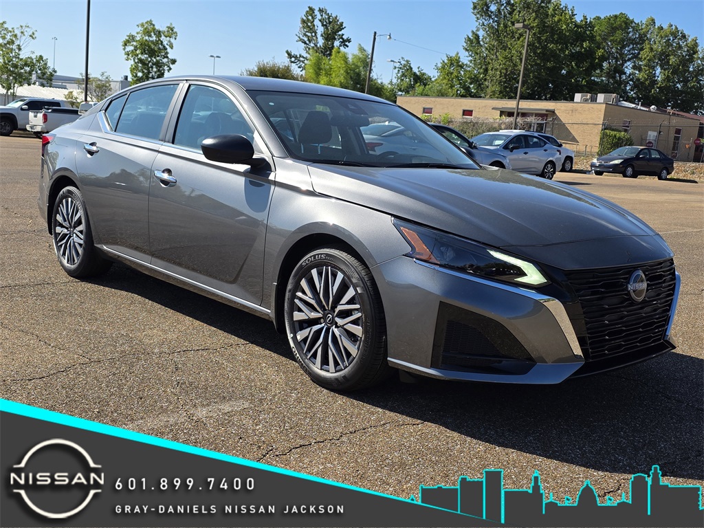 2025 Nissan Altima SV's photo