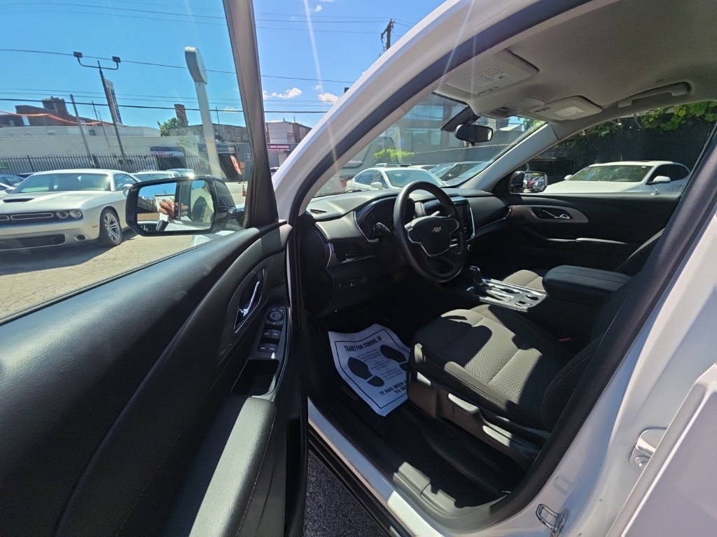 used 2018 Chevrolet Traverse car, priced at $15,895