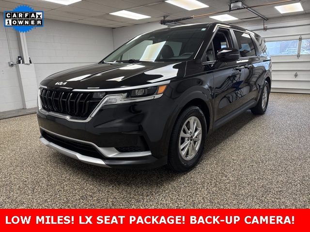 2023 Kia Carnival LX Seat Pkg's photo