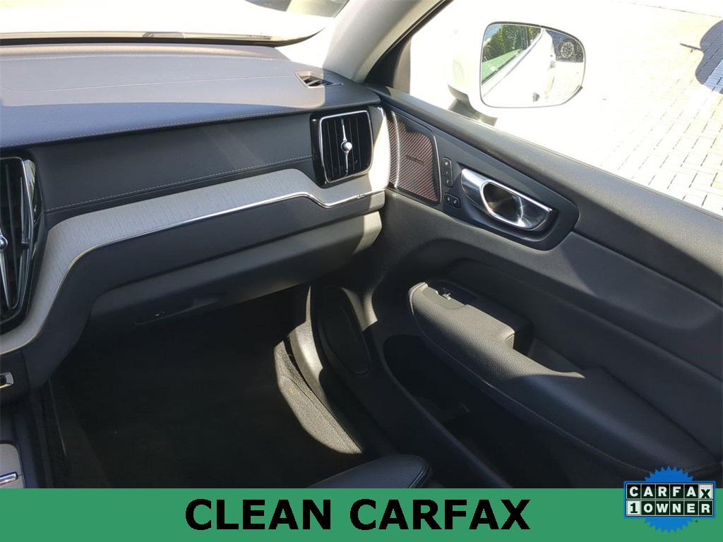 2020 Volvo XC60 T5 Inscription photo 15