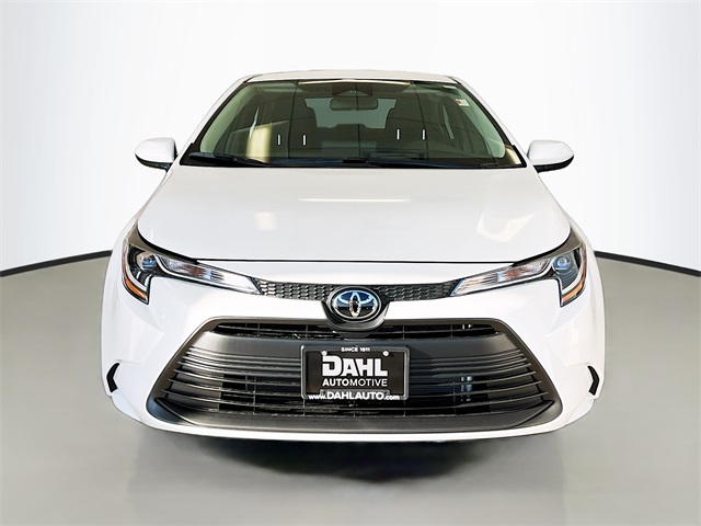 2025 Toyota Corolla LE photo 2