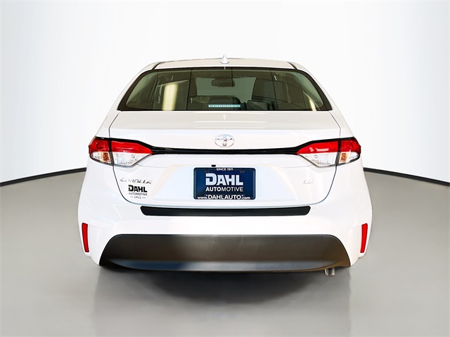 2025 Toyota Corolla LE photo 4