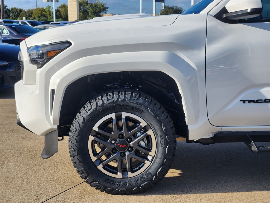 2025 Toyota Tacoma TRD Sport Double Cab photo 3