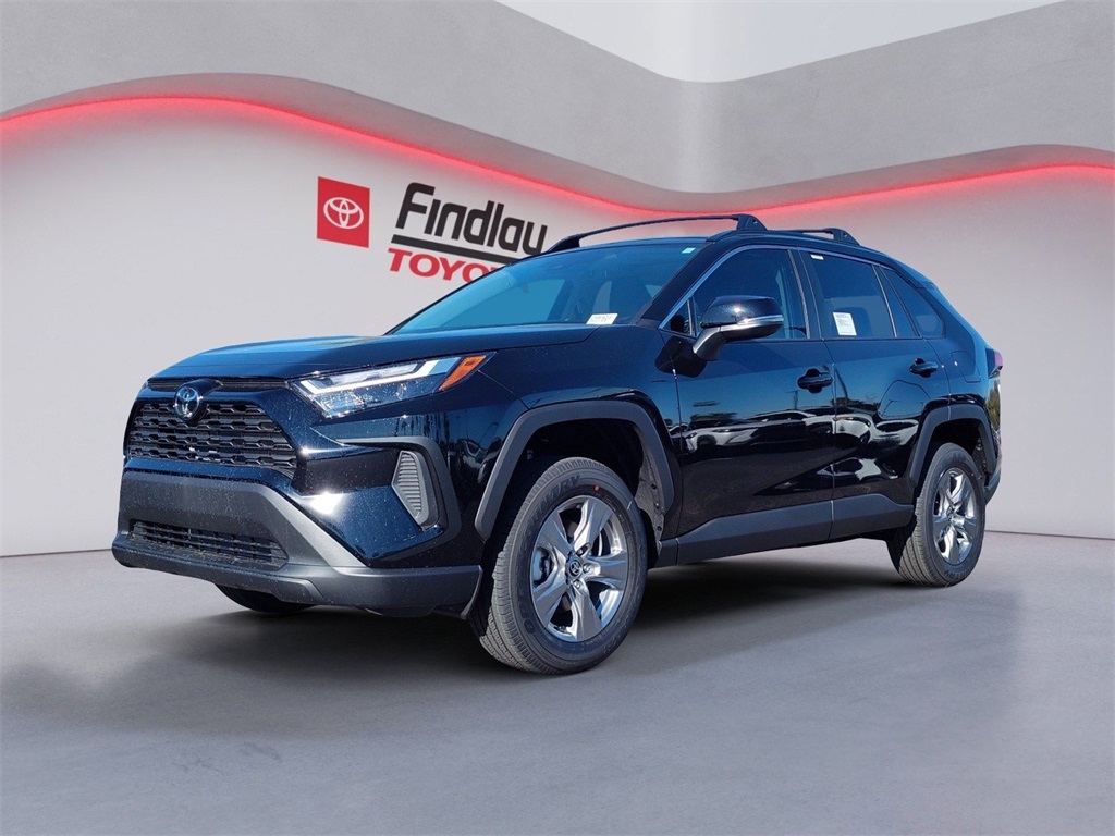 2025 Toyota RAV4 XLE's photo