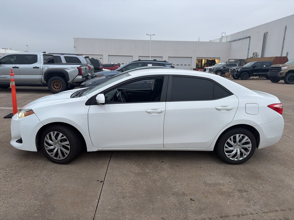 Used 2019 Toyota Corolla LE with VIN 5YFBURHE6KP869356 for sale in Katy, TX