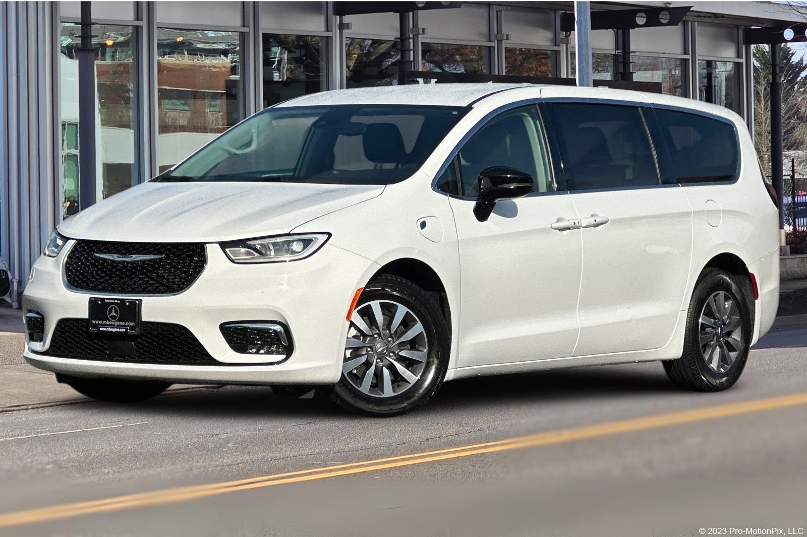 2024 Chrysler Pacifica PHEV Select