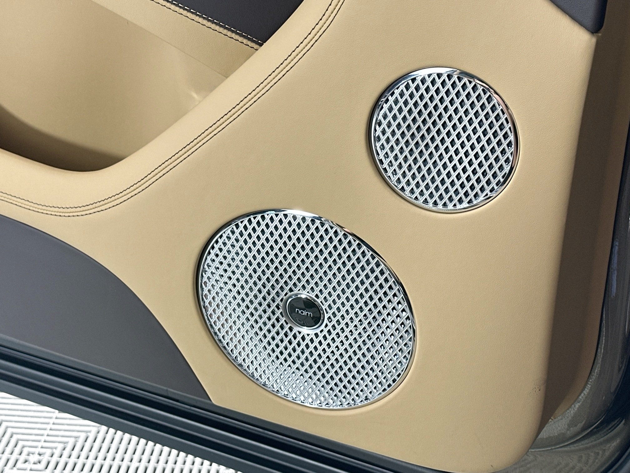 new 2025 Bentley Bentayga car