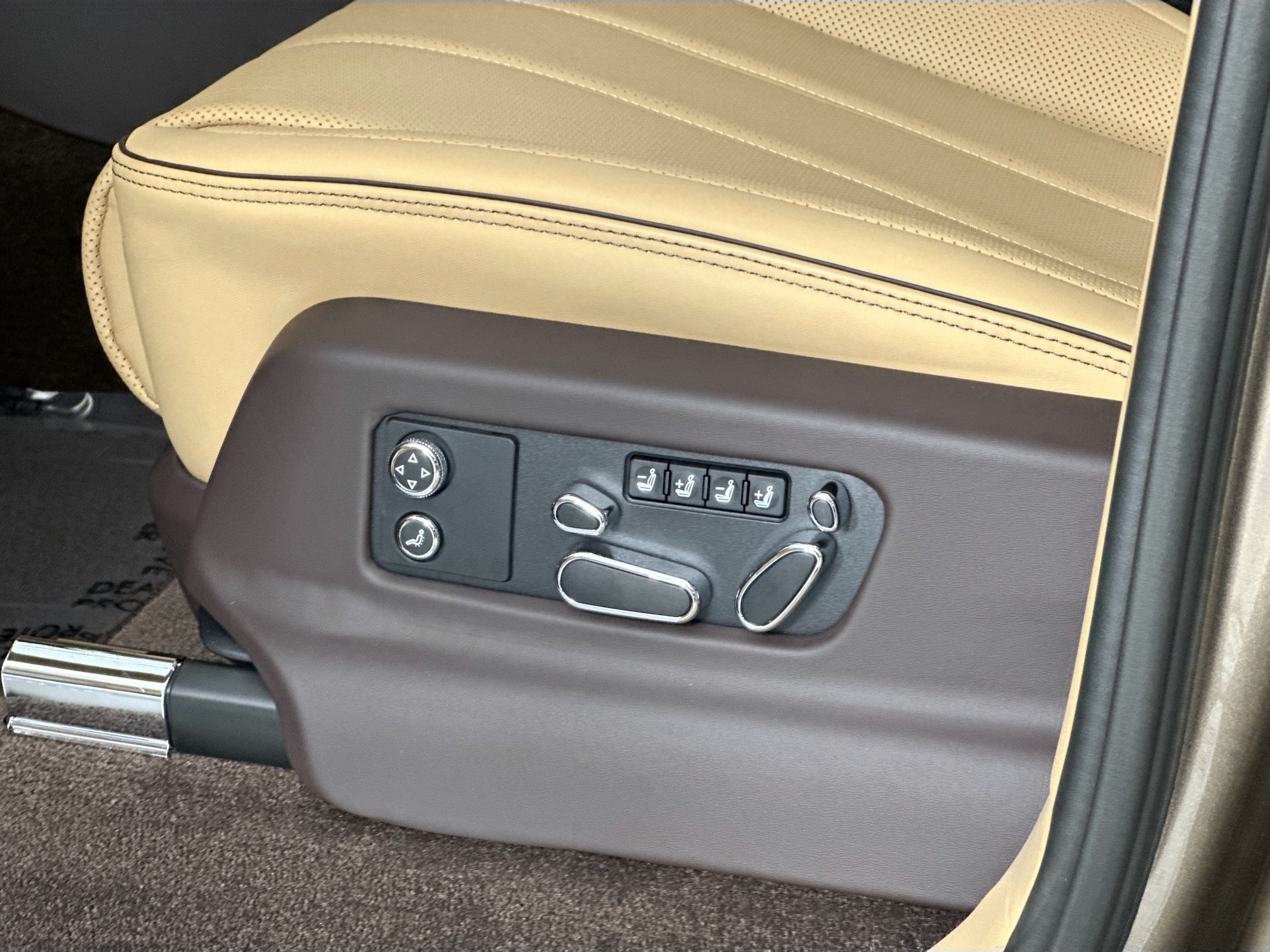 new 2025 Bentley Bentayga car