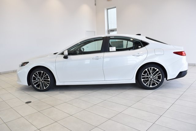 2026 Toyota Camry XLE photo 3