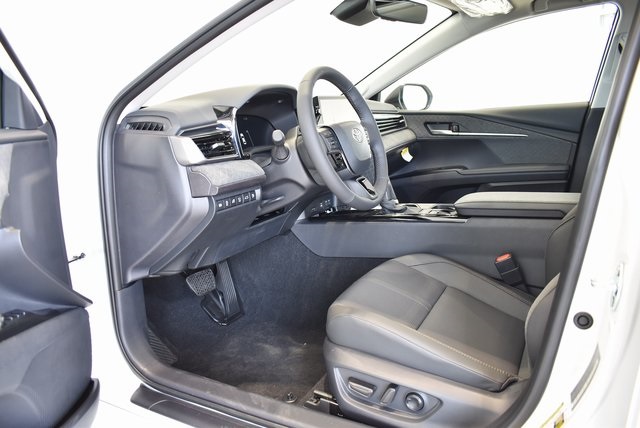 2026 Toyota Camry XLE photo 7