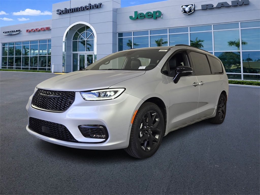 new 2026 Chrysler Pacifica car, priced at $44,807