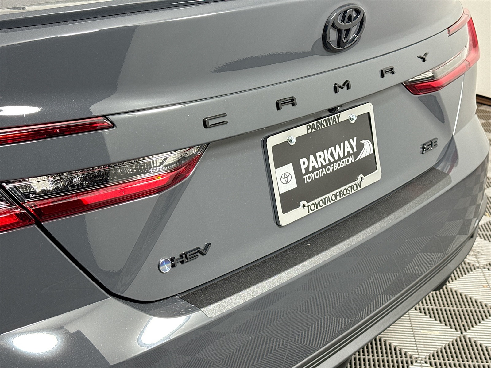 2025 Toyota Camry SE photo 17