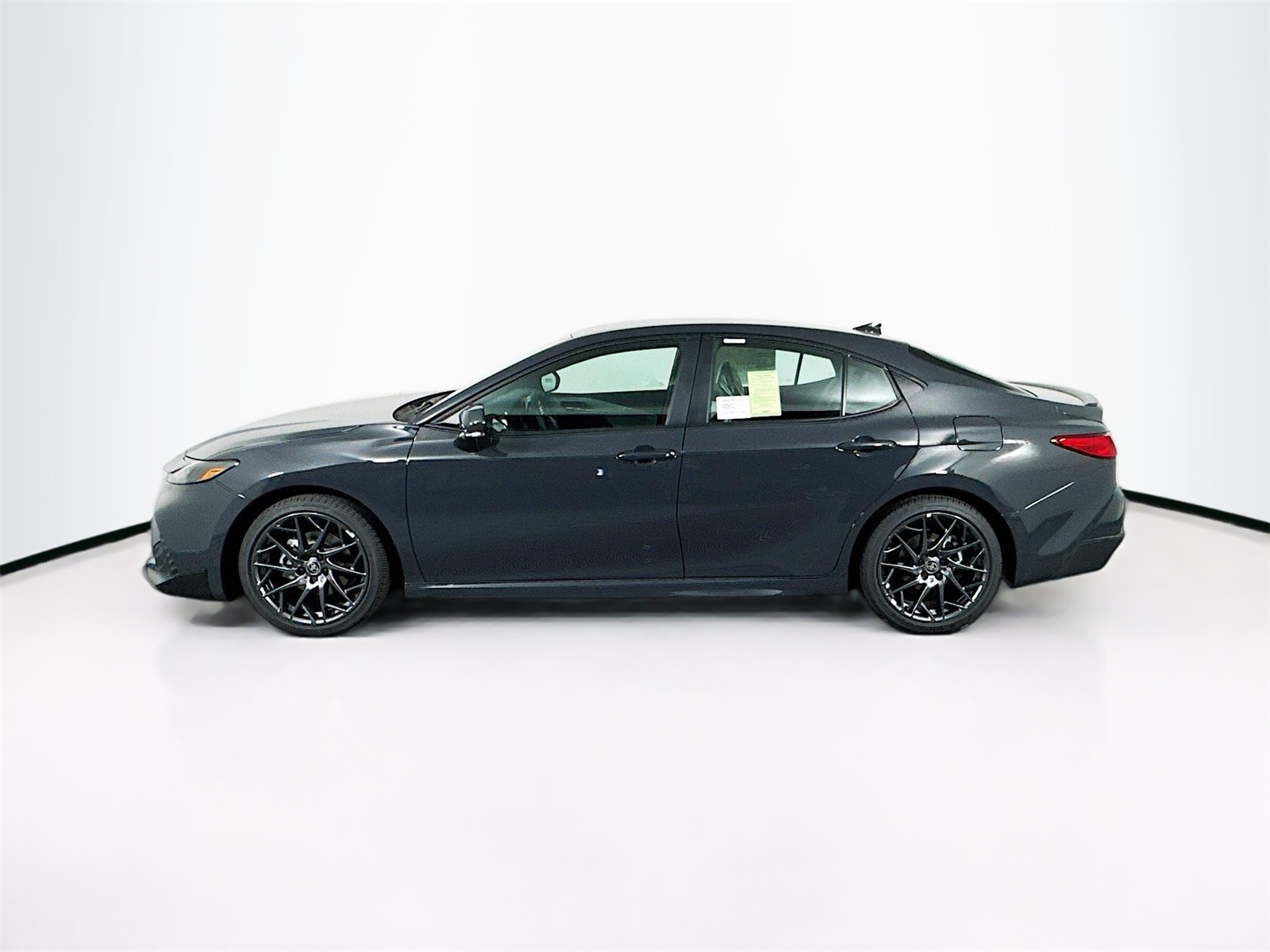 2025 Toyota Camry SE photo 2
