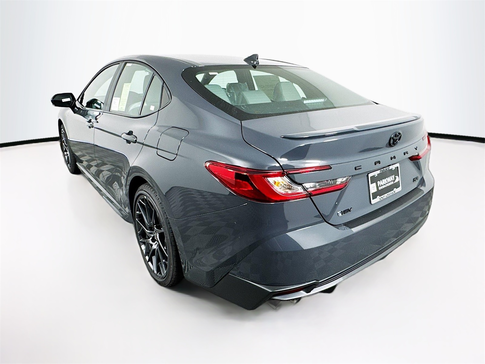 2025 Toyota Camry SE photo 3