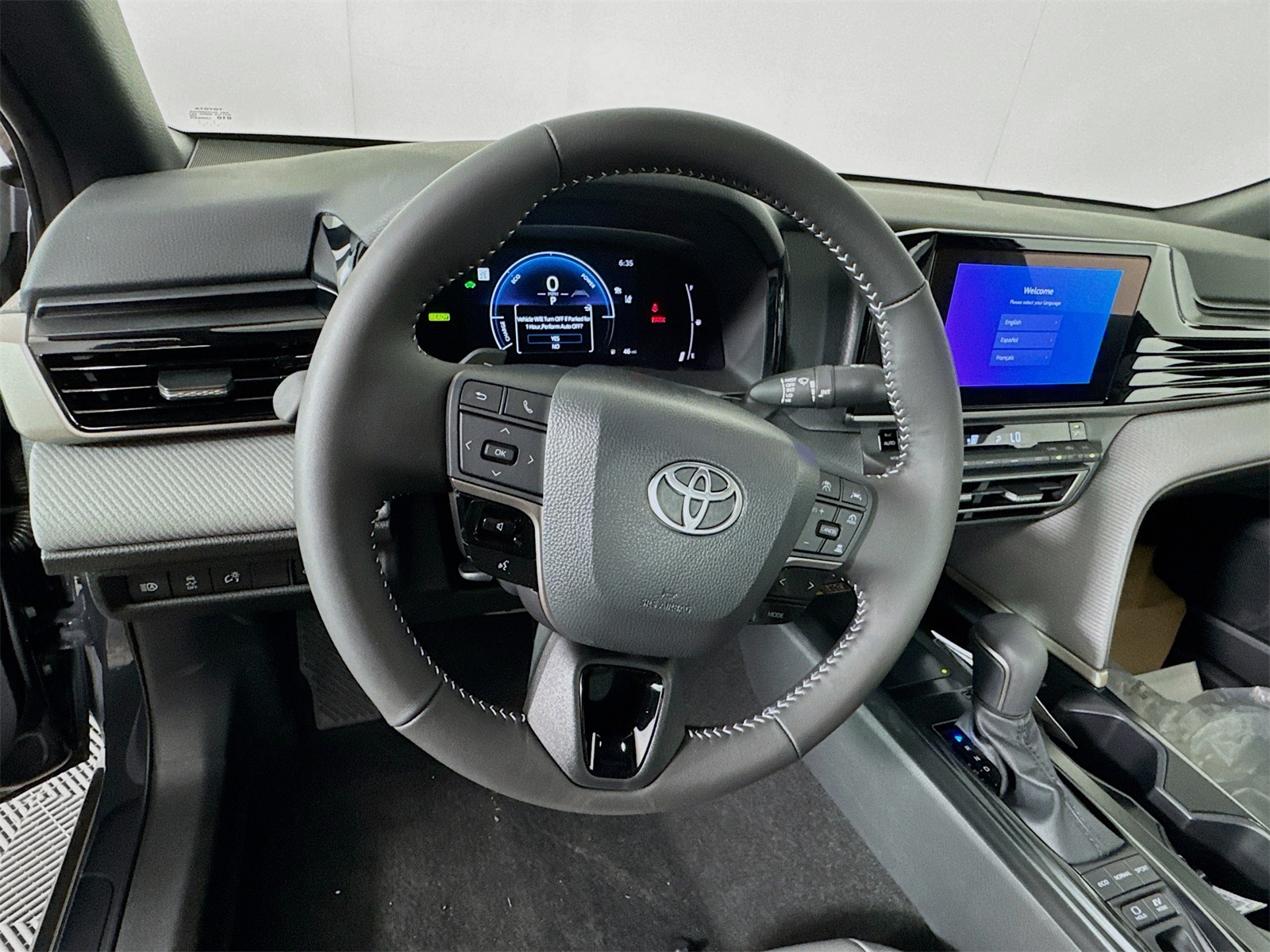 2025 Toyota Camry SE photo 6