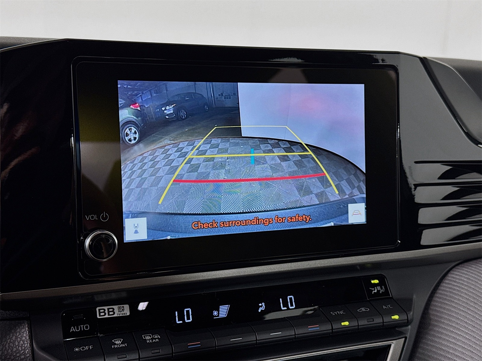 2025 Toyota Camry SE photo 8