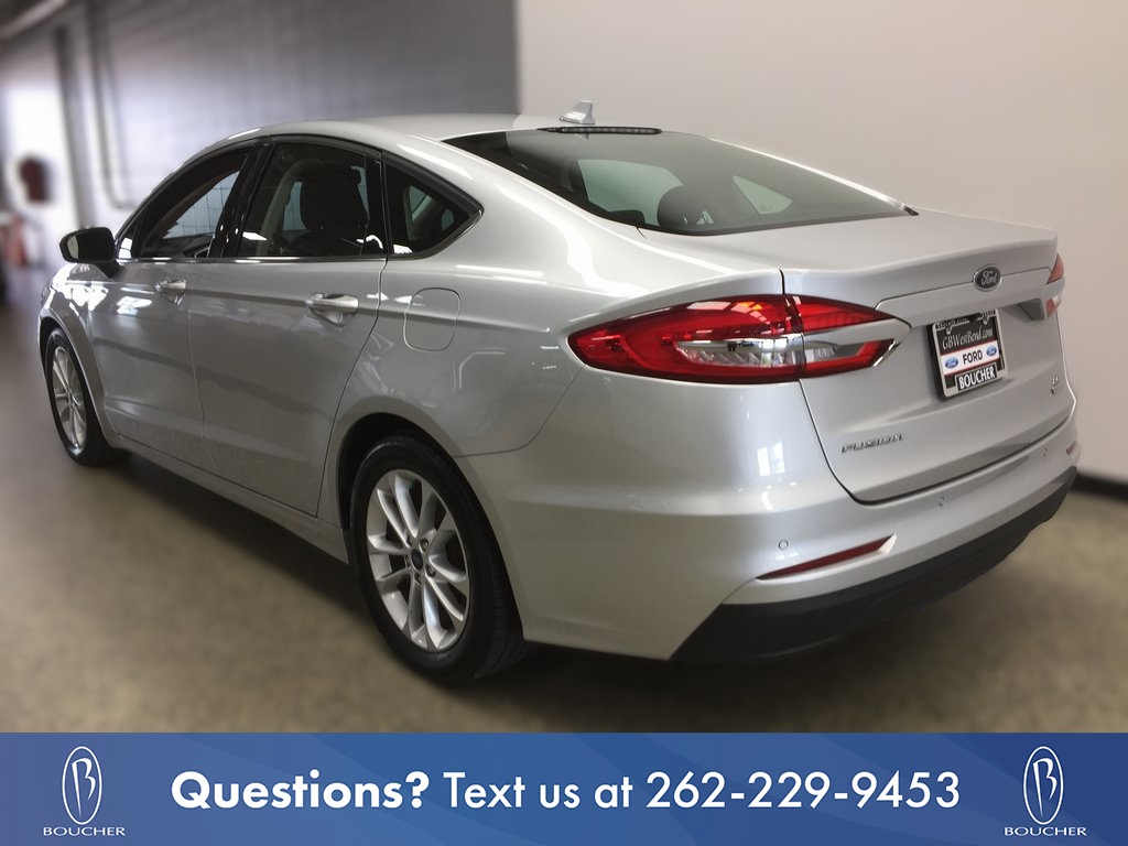 2019 Ford Fusion SE photo 3
