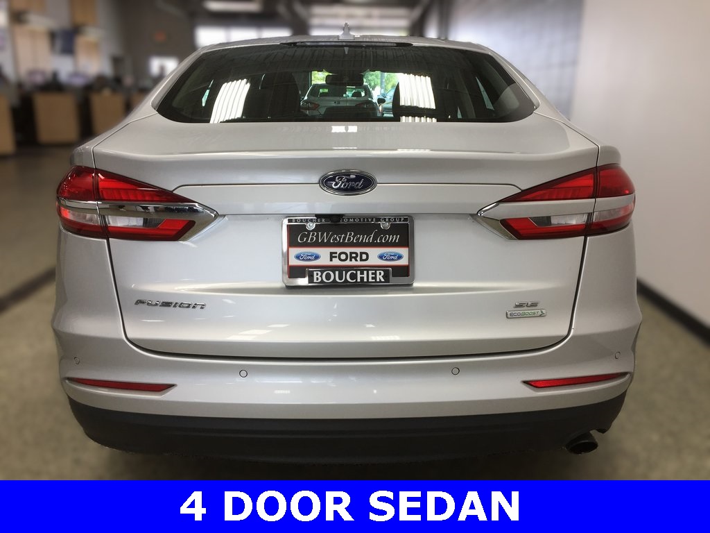 2019 Ford Fusion SE photo 4