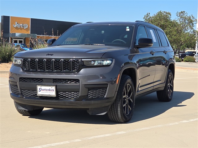 2024 Jeep Grand Cherokee Altitude photo 3
