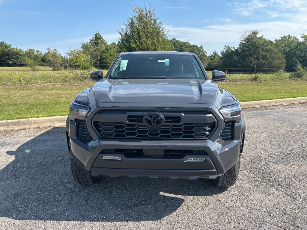 2025 Toyota Tacoma TRD Off-Road Double Cab photo 2