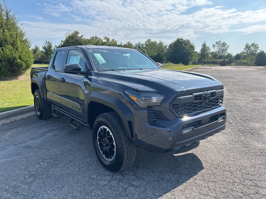 2025 Toyota Tacoma TRD Off-Road Double Cab photo 3