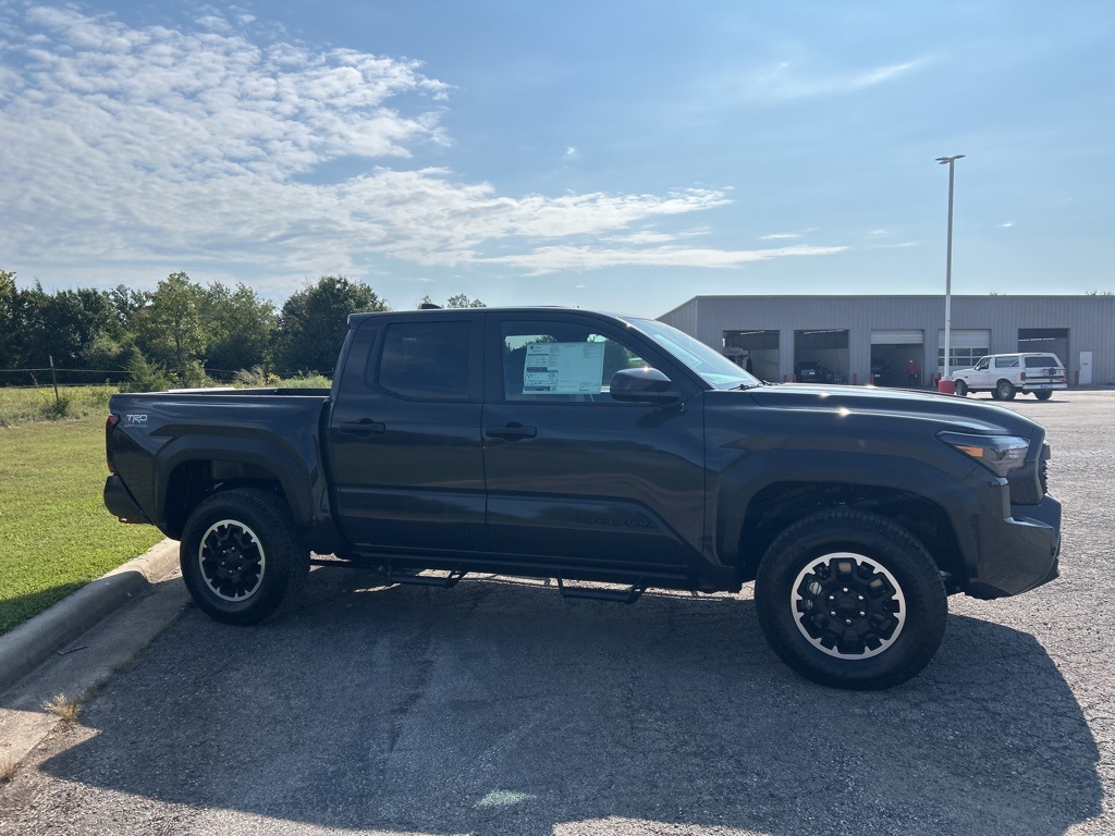 2025 Toyota Tacoma TRD Off-Road Double Cab photo 4