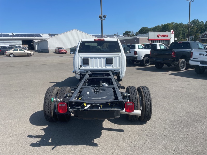 2026 Ram 5500 Tradesman photo 3