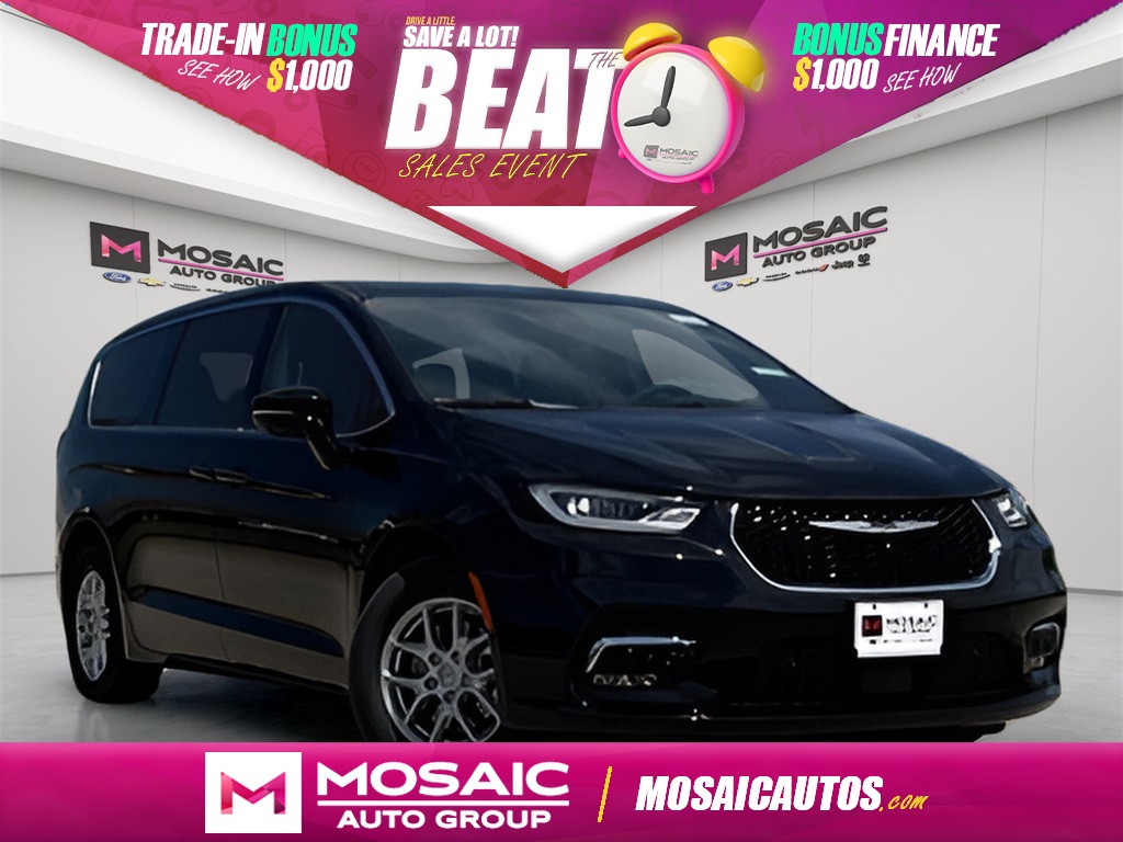 New 2025 Chrysler Pacifica Select Vans
