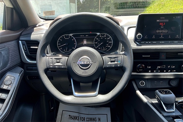 2023 Pearl White Tricoat Nissan Rogue SV AWD SUV