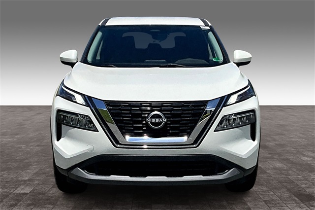 2023 Pearl White Tricoat Nissan Rogue SV AWD SUV