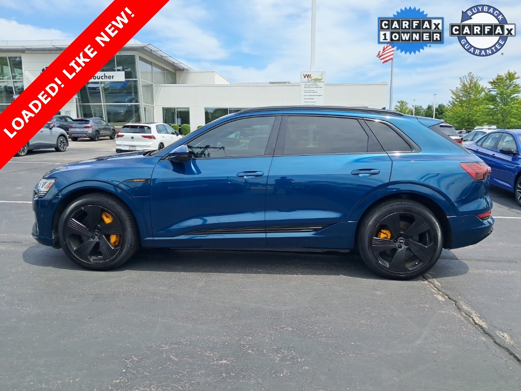 2022 Audi e-tron Premium Plus photo 3