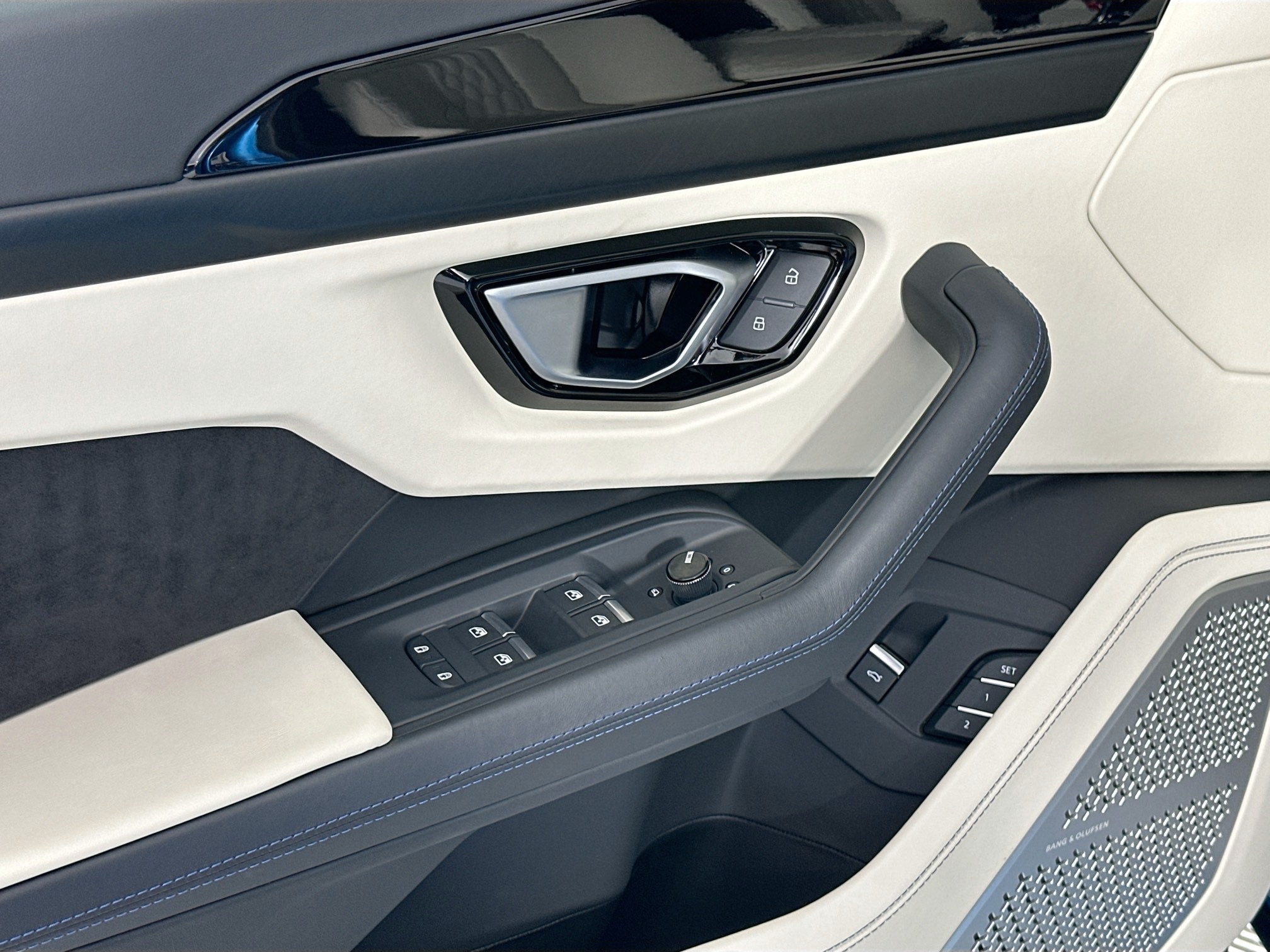 used 2023 Lamborghini Urus car, priced at $264,995