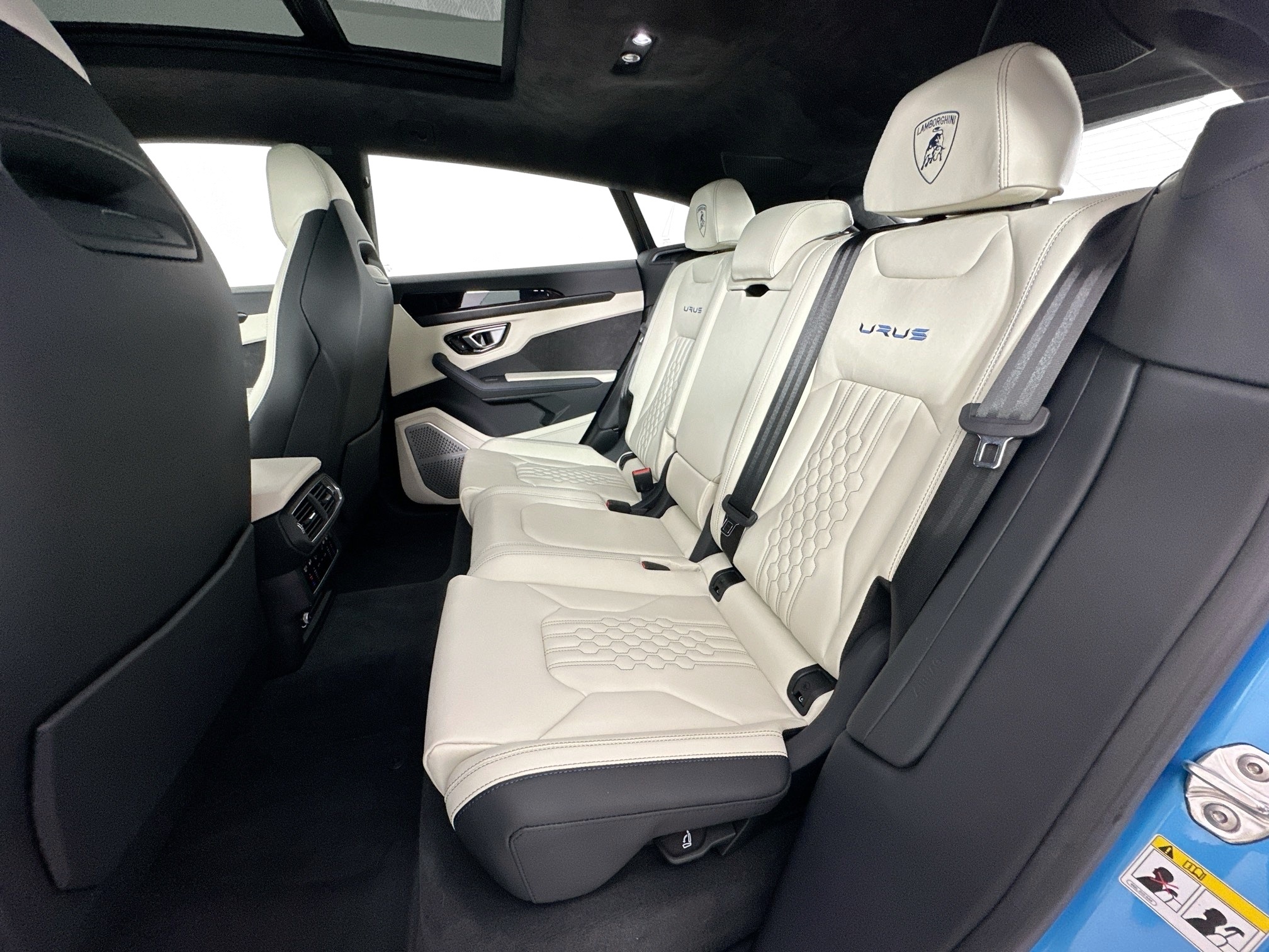 used 2023 Lamborghini Urus car, priced at $264,995