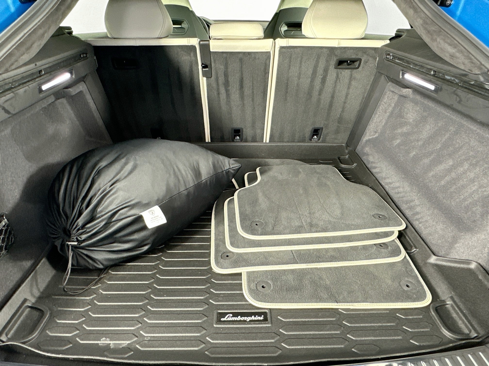 used 2023 Lamborghini Urus car, priced at $264,995