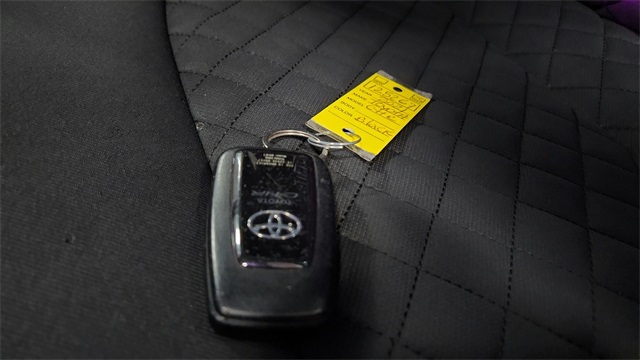 2021 Toyota C-HR XLE FWD 2021 Toyota C-HR XLE FWD