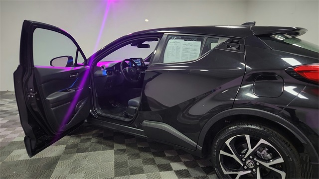 2021 Toyota C-HR XLE FWD 2021 Toyota C-HR XLE FWD