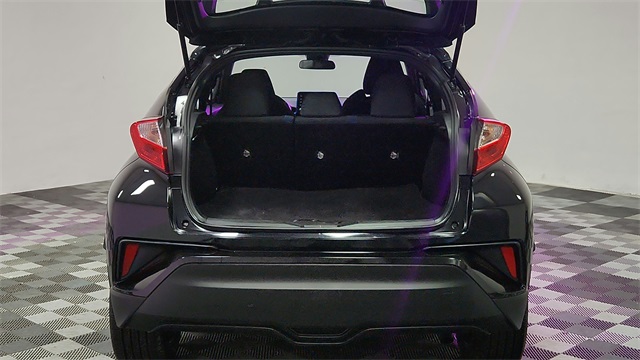 2021 Toyota C-HR XLE FWD 2021 Toyota C-HR XLE FWD