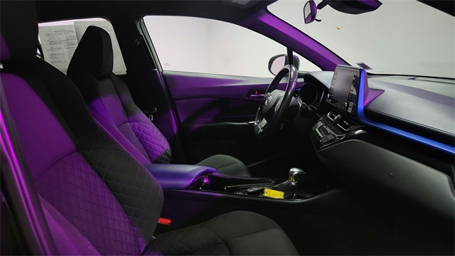 2021 Toyota C-HR XLE FWD 2021 Toyota C-HR XLE FWD