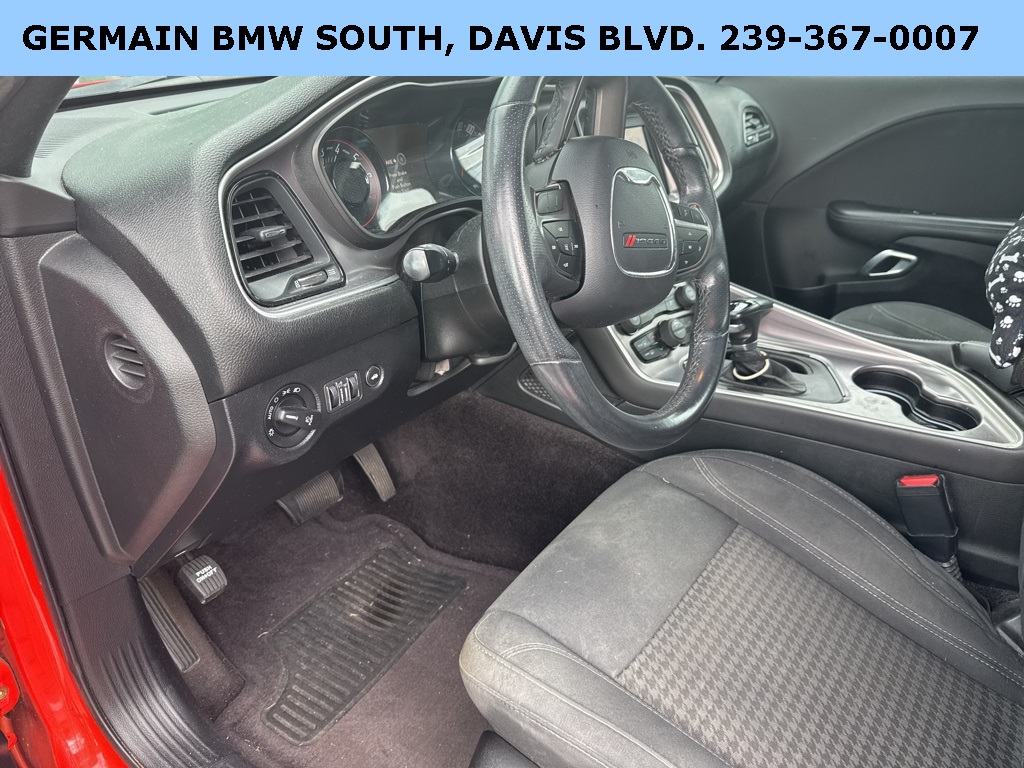 2019 Dodge Challenger SXT photo 18